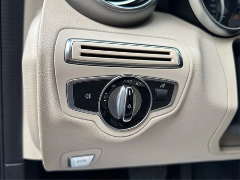 Used 2016 Mercedes-Benz C 300 4MATIC Sedan image 21