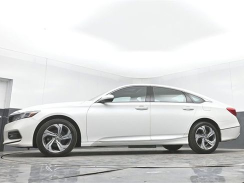 Used 2018 Honda Accord EX image 42