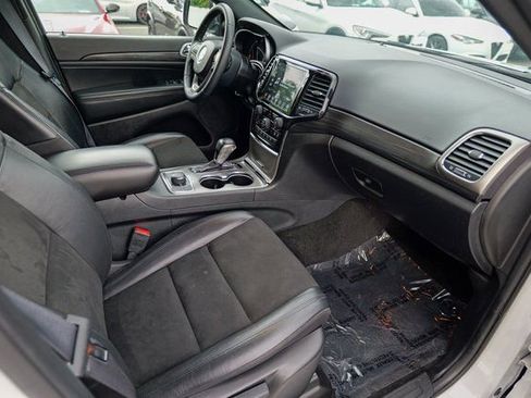 Used 2022 Jeep Grand Cherokee Laredo X image 33