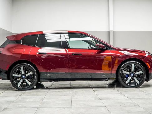 Used 2022 BMW iX xDrive50 w/ Sport Package image 6