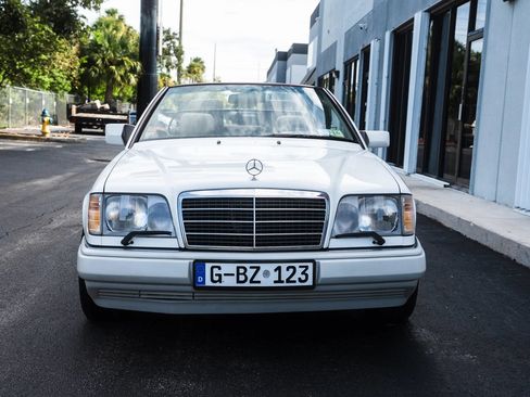 Used 1995 Mercedes-Benz E 320 Convertible image 2