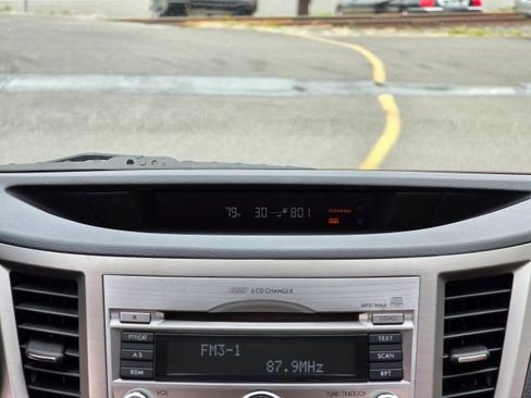 Used 2011 Subaru Outback 3.6R Limited w/ PWR Moonroof Pkg image 16