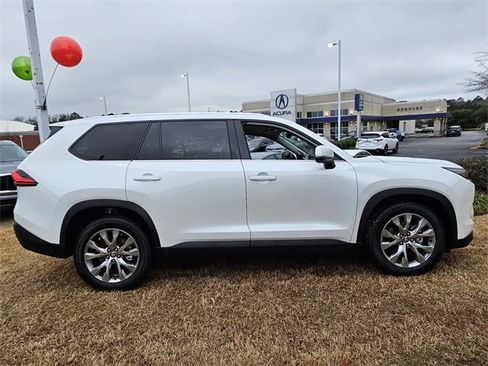 Used 2024 Toyota Grand Highlander Limited image 14