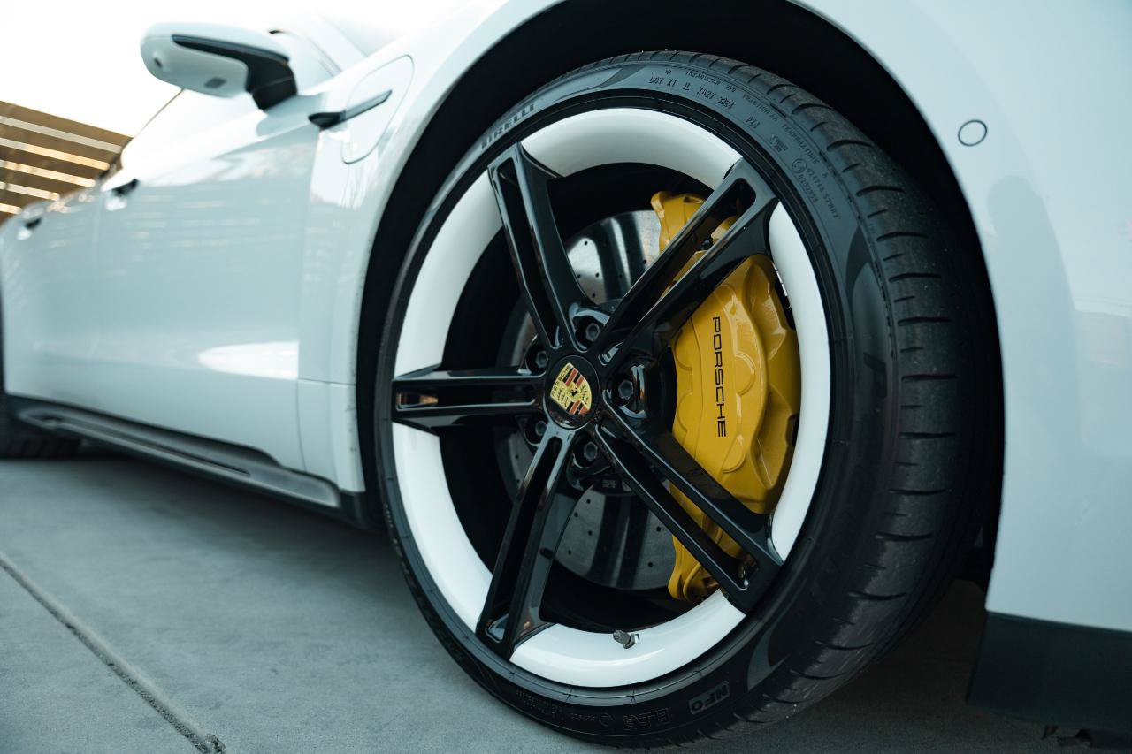 Used 2022 Porsche Taycan Turbo S AWD/4WD image 40