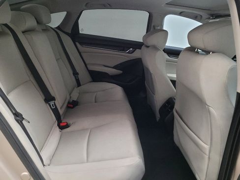Used 2018 Honda Accord EX image 19