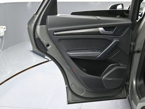 Used 2023 Audi SQ5 Prestige w/ Prestige Package image 43