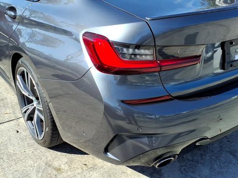 Used 2022 BMW 330i Sedan w/ M Sport Package image 12