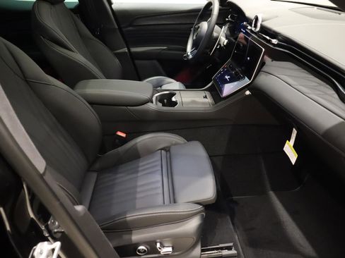 New 2025 Maserati Grecale Modena image 16