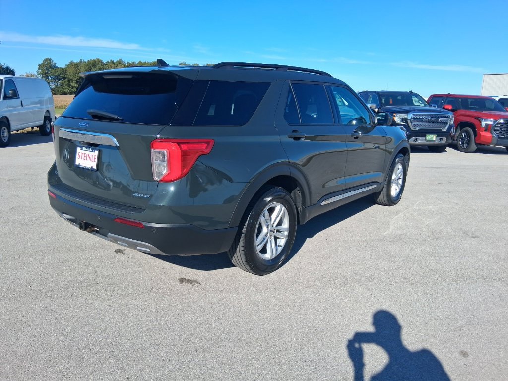 Used 2023 Ford Explorer XLT AWD/4WD image 5
