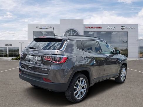 Certified 2022 Jeep Compass Latitude AWD/4WD image 3