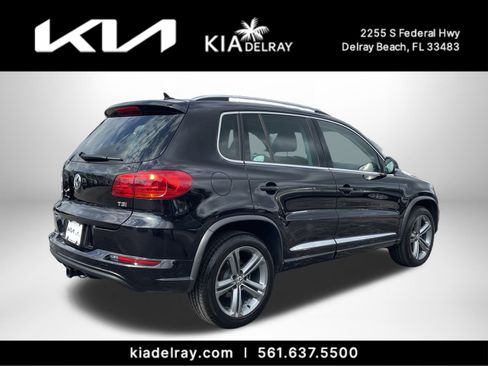 Used 2017 Volkswagen Tiguan Sport image 3