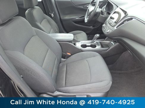 Used 2016 Chevrolet Malibu LT image 22