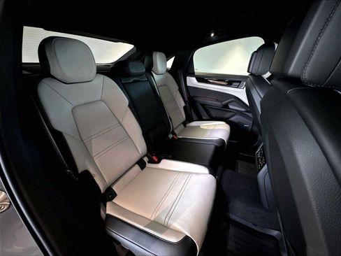 New 2026 Porsche Cayenne Coupe AWD/4WD image 29