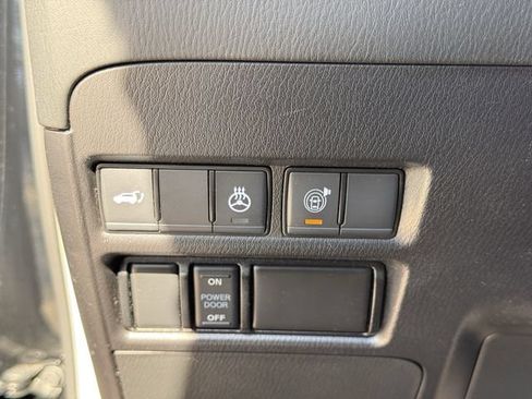 Used 2023 Nissan Armada SL w/ Captain's Chairs Package RWD image 25