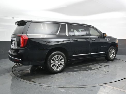 Used 2021 GMC Yukon XL Denali w/ Advanced Technology Package image 2