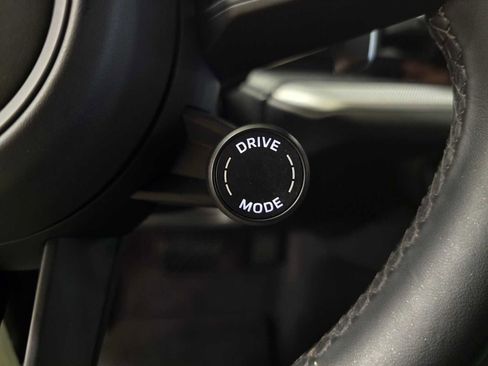 Used 2024 Porsche Cayenne image 36