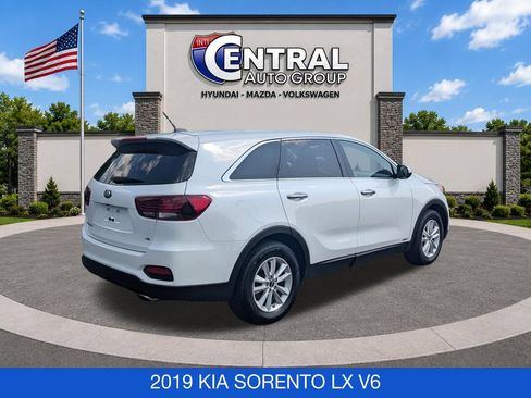 Used 2019 Kia Sorento AWD V6 image 8