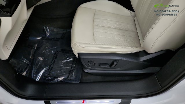 Used 2024 Audi Q8 e-tron Premium Plus w/ Premium Plus Package AWD/4WD image 43