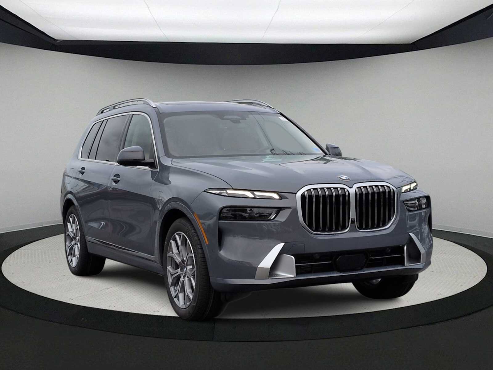 Used 2027 BMW X7 xDrive40i AWD/4WD image 2
