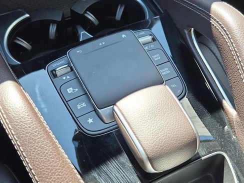 Used 2021 Mercedes-Benz GLE 350 w/ Premium Package image 36