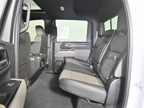 Used 2025 Chevrolet Silverado 2500 ZR2 w/ Technology Package image 17