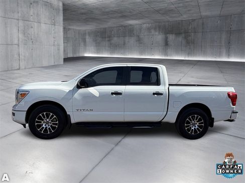 Used 2024 Nissan Titan SV w/ SV Convenience Package image 3