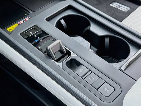 New 2026 Lexus ES 350e w/ Convenience Package FWD image 12