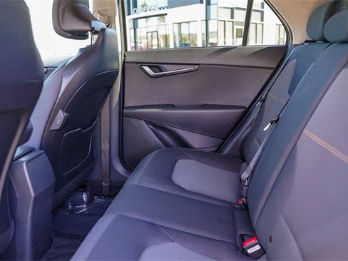 Certified 2025 Kia Niro LX image 19