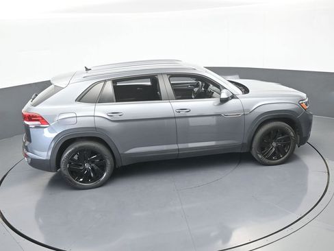 Used 2022 Volkswagen Atlas Cross Sport SE w/ Black Wheel Package image 55