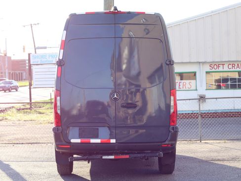 Used 2019 Mercedes-Benz Sprinter 144 image 6