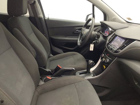 Used 2021 Chevrolet Trax LS w/ Tint and Cruise Package image 21