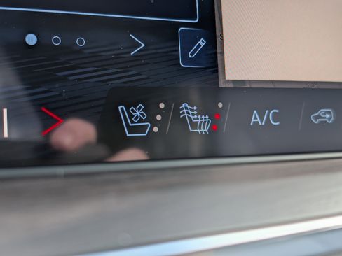 New 2026 Chevrolet Suburban Premier image 4