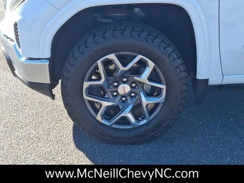 Used 2022 GMC Sierra 1500 SLT w/ SLT Convenience Package image 9