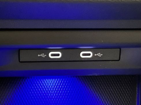 Used 2022 Volkswagen GTI SE image 12