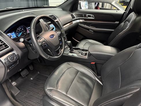 Used 2018 Ford Explorer Limited w/ Equipment Group 301A image 15