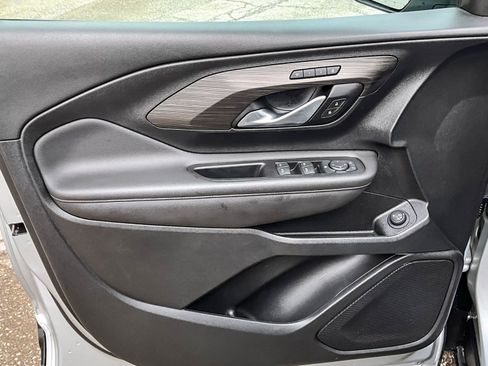 Certified 2022 GMC Terrain SLT image 9