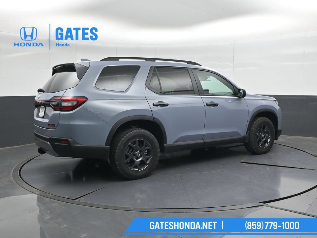 New 2026 Honda Pilot TrailSport image 2