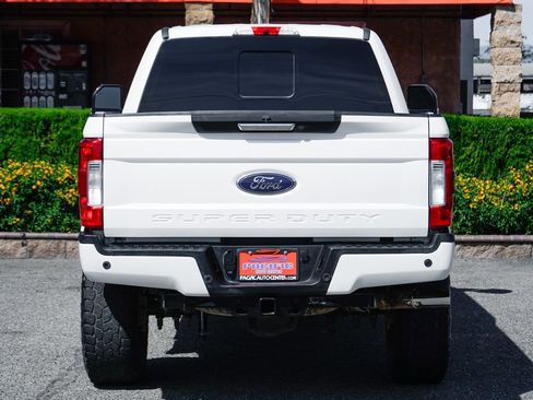 Used 2019 Ford F250 Lariat w/ Chrome Package image 8