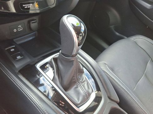 Used 2020 Nissan Rogue SL AWD/4WD image 12