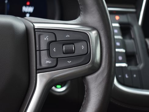 Used 2022 Chevrolet Suburban LT w/ Luxury Package image 14