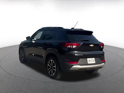 Used 2025 Chevrolet TrailBlazer LT FWD image 16
