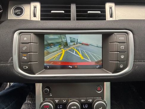 Used 2017 Land Rover Range Rover Evoque SE Premium image 22