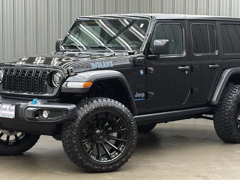 Used 2024 Jeep Wrangler Unlimited AWD/4WD image 1