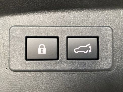 Used 2025 Subaru Outback Touring XT image 8