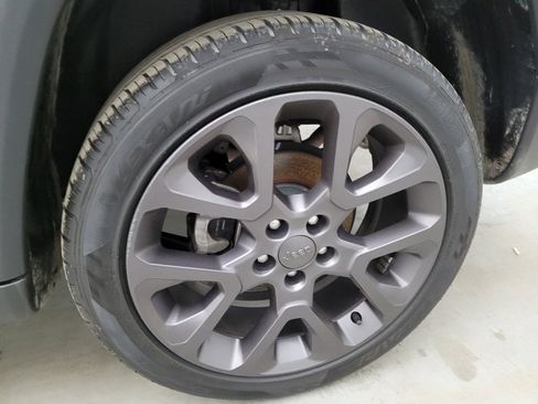 Used 2021 Jeep Compass Latitude image 31