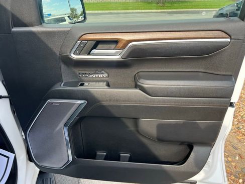 Used 2023 Chevrolet Silverado 1500 High Country w/ Technology Package image 28