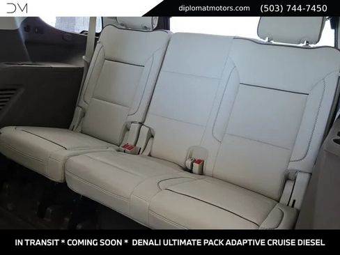 Used 2021 GMC Yukon Denali w/ Denali Ultimate Package AWD/4WD image 11