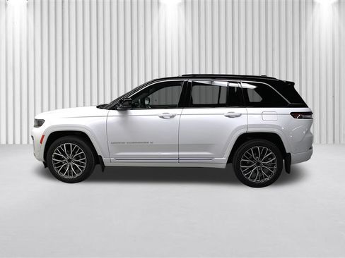 New 2026 Jeep Grand Cherokee Summit w/ MOPAR Finishing Package AWD/4WD image 7