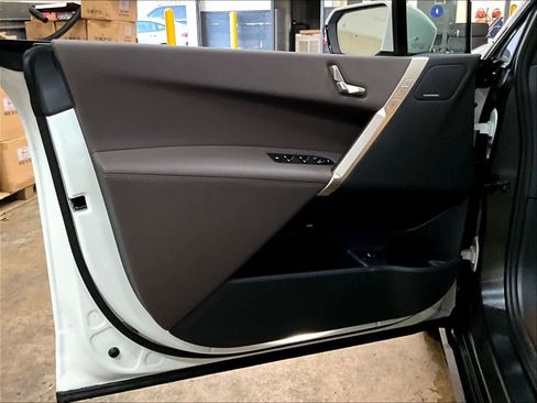 Certified 2026 BMW iX xDrive45 image 25