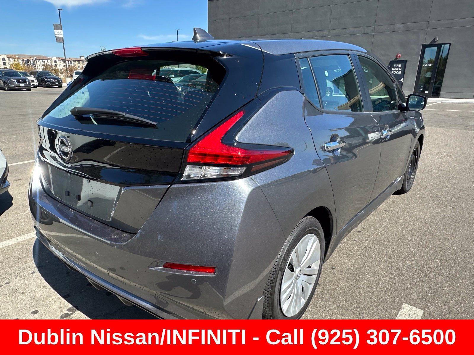 Used 2025 Nissan Leaf S FWD image 3